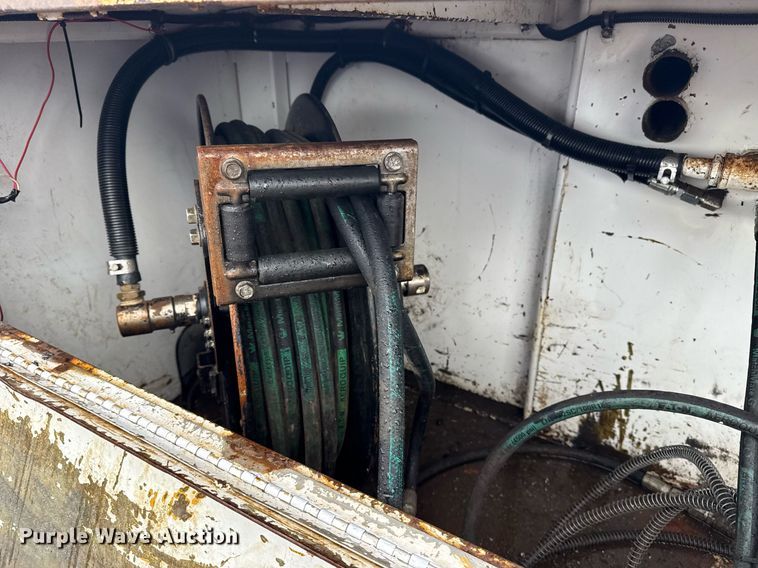 image for item EG5896 2007 Freightliner Business Class M2 Crew Cab utility / service truck