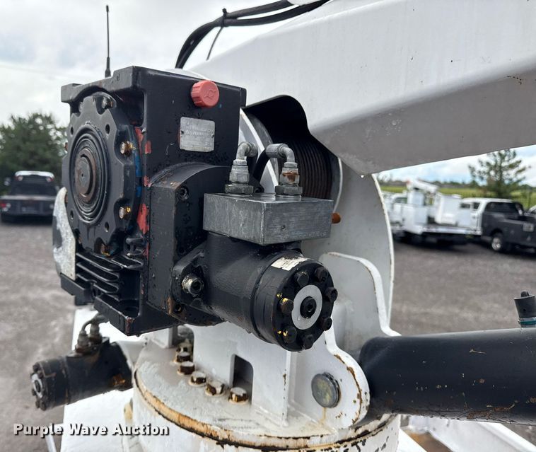 image for item EG5896 2007 Freightliner Business Class M2 Crew Cab utility / service truck