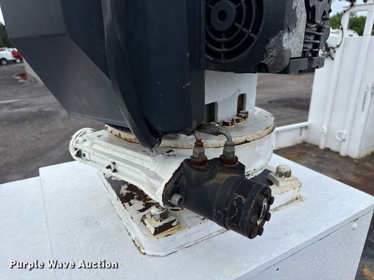 image for item EG5896 2007 Freightliner Business Class M2 Crew Cab utility / service truck