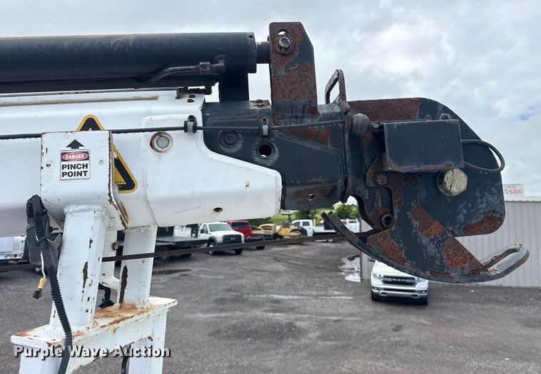 image for item EG5896 2007 Freightliner Business Class M2 Crew Cab utility / service truck