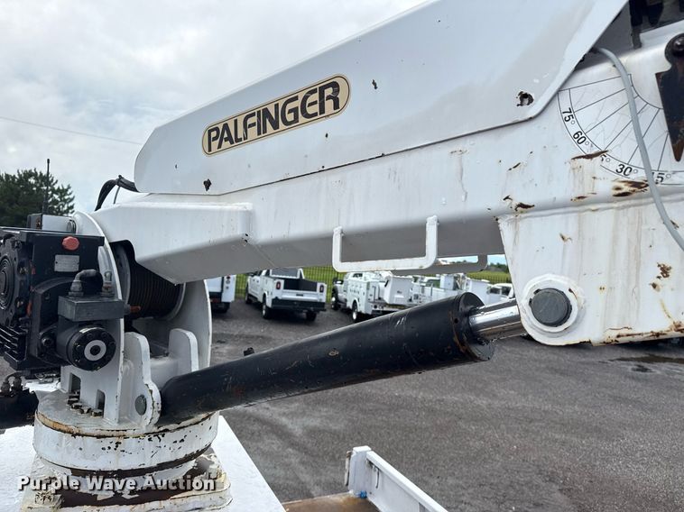 image for item EG5896 2007 Freightliner Business Class M2 Crew Cab utility / service truck