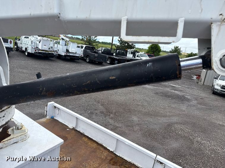 image for item EG5896 2007 Freightliner Business Class M2 Crew Cab utility / service truck