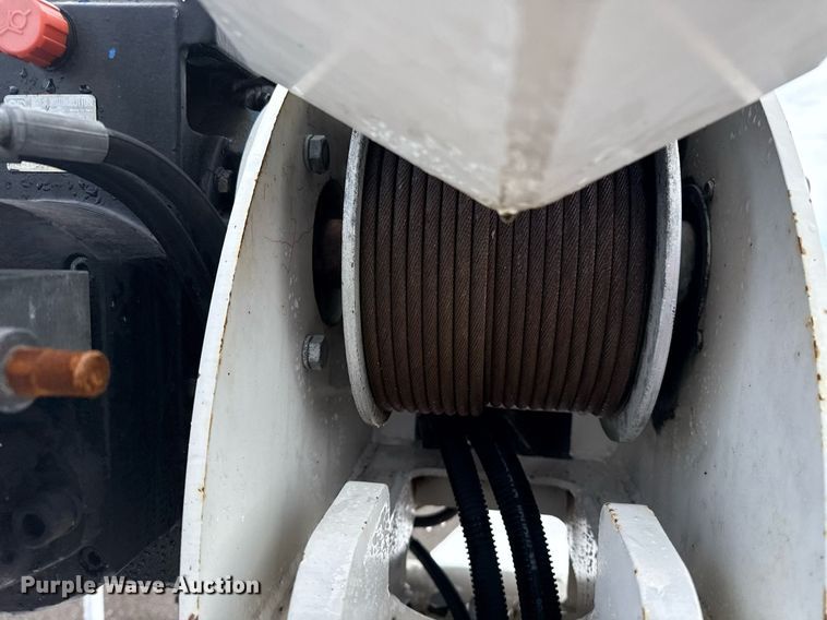 image for item EG5896 2007 Freightliner Business Class M2 Crew Cab utility / service truck