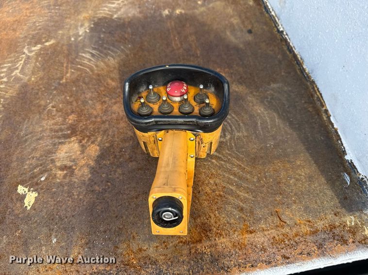 image for item EG5896 2007 Freightliner Business Class M2 Crew Cab utility / service truck