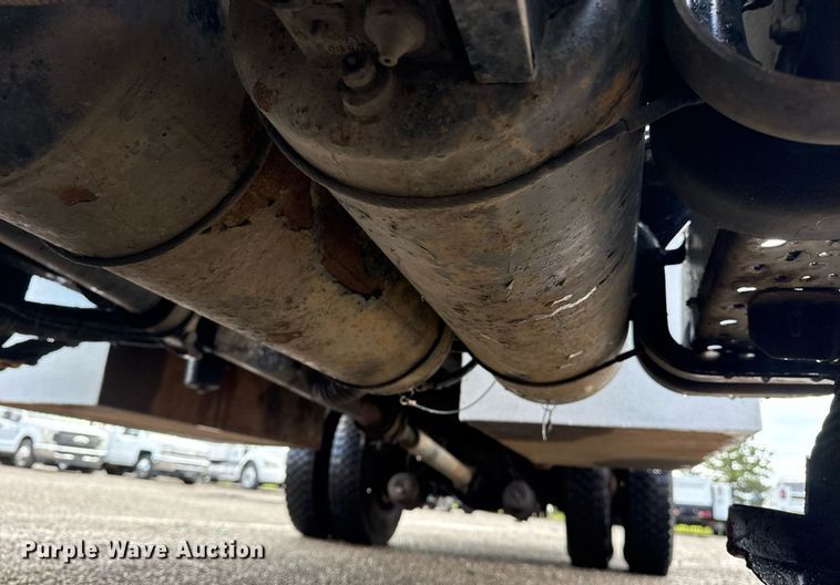 image for item EG5896 2007 Freightliner Business Class M2 Crew Cab utility / service truck