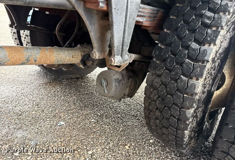 image for item EG5896 2007 Freightliner Business Class M2 Crew Cab utility / service truck