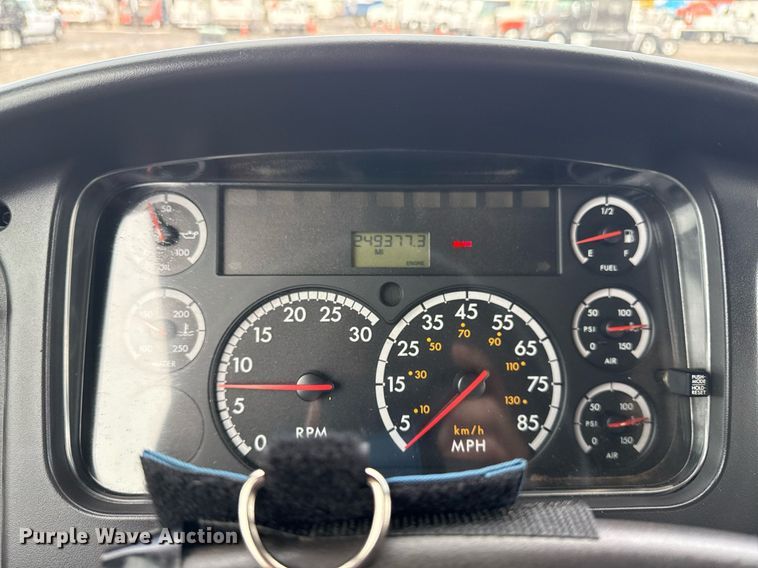 image for item EG5896 2007 Freightliner Business Class M2 Crew Cab utility / service truck