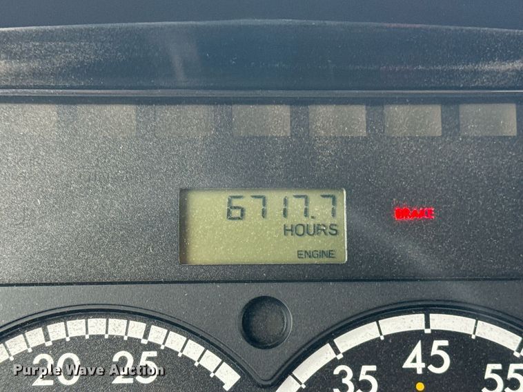 image for item EG5896 2007 Freightliner Business Class M2 Crew Cab utility / service truck