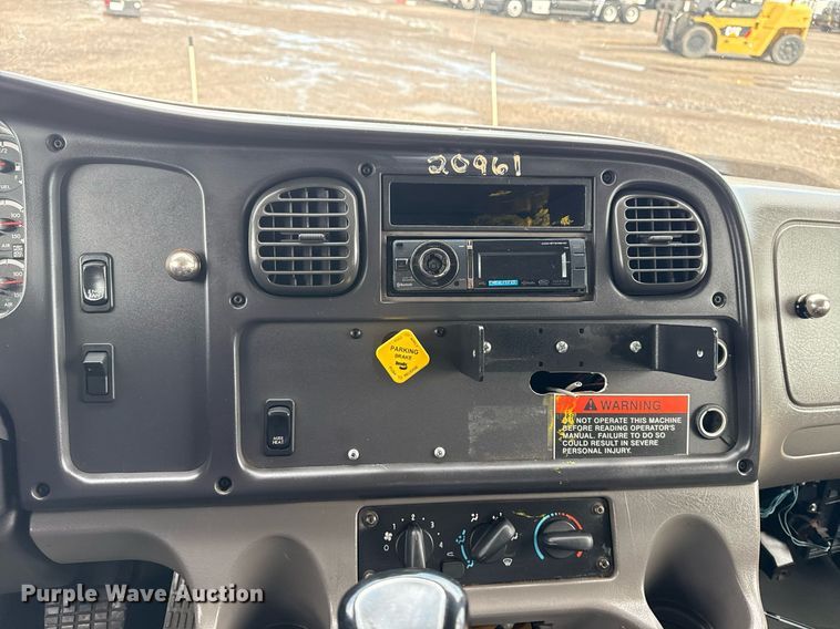 image for item EG5896 2007 Freightliner Business Class M2 Crew Cab utility / service truck