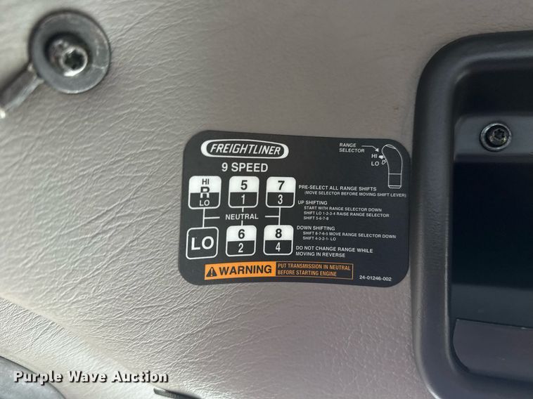 image for item EG5896 2007 Freightliner Business Class M2 Crew Cab utility / service truck