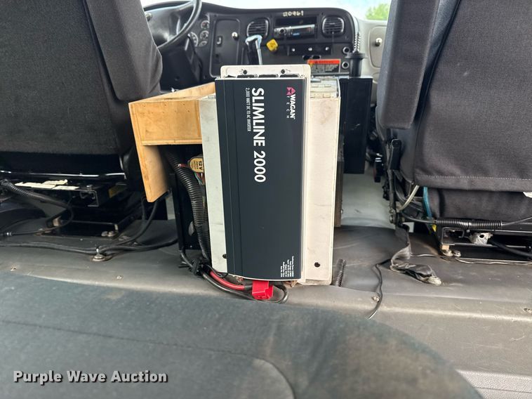 image for item EG5896 2007 Freightliner Business Class M2 Crew Cab utility / service truck