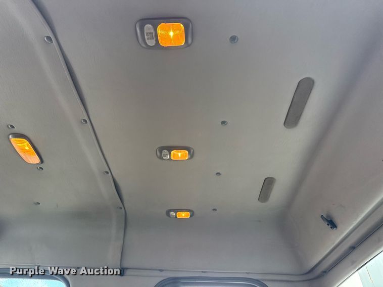 image for item EG5896 2007 Freightliner Business Class M2 Crew Cab utility / service truck