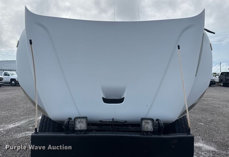 image for item EG5896 2007 Freightliner Business Class M2 Crew Cab utility / service truck