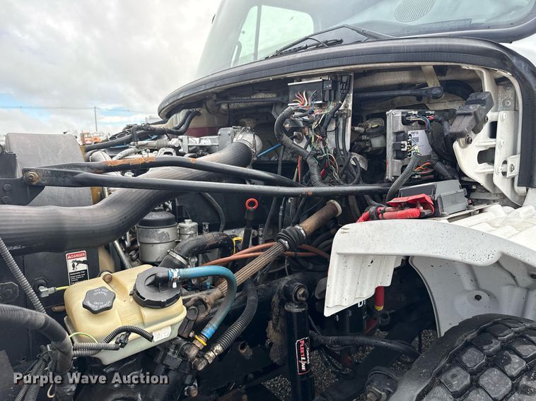 image for item EG5896 2007 Freightliner Business Class M2 Crew Cab utility / service truck