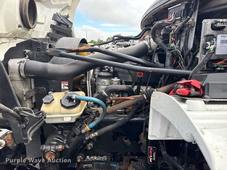 image for item EG5896 2007 Freightliner Business Class M2 Crew Cab utility / service truck