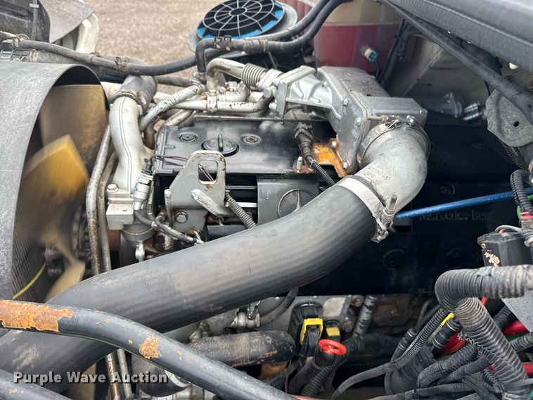 image for item EG5896 2007 Freightliner Business Class M2 Crew Cab utility / service truck