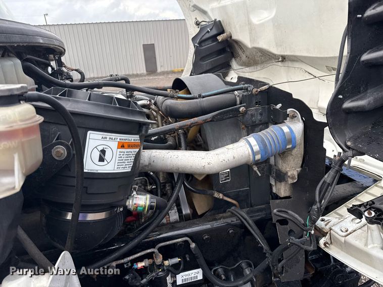 image for item EG5896 2007 Freightliner Business Class M2 Crew Cab utility / service truck