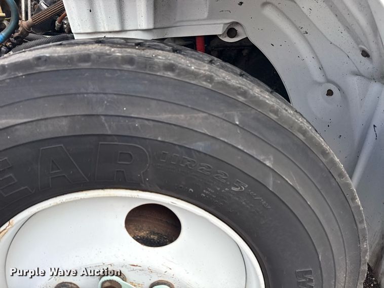 image for item EG5896 2007 Freightliner Business Class M2 Crew Cab utility / service truck