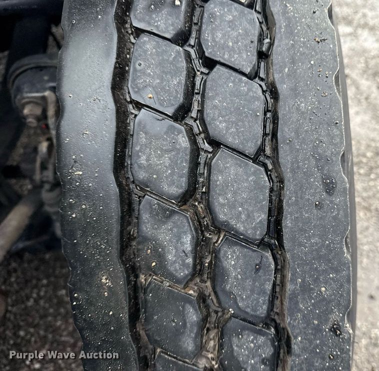 image for item EG5896 2007 Freightliner Business Class M2 Crew Cab utility / service truck