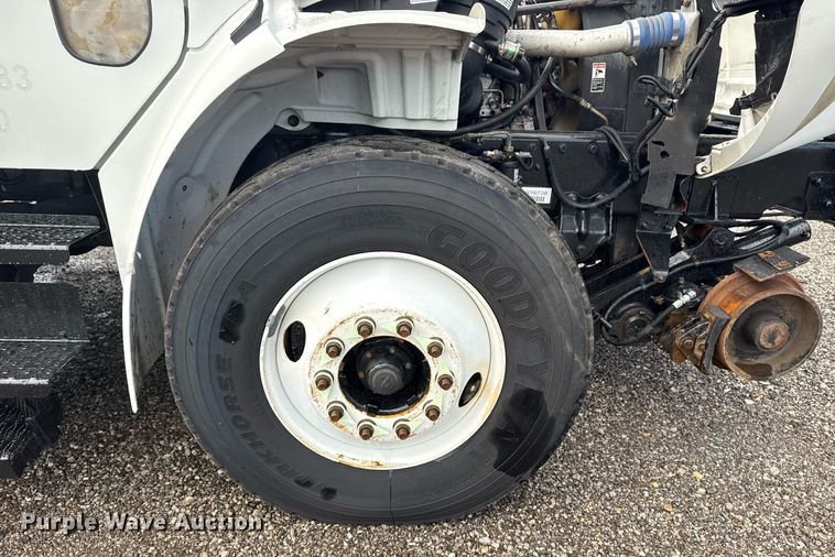 image for item EG5896 2007 Freightliner Business Class M2 Crew Cab utility / service truck