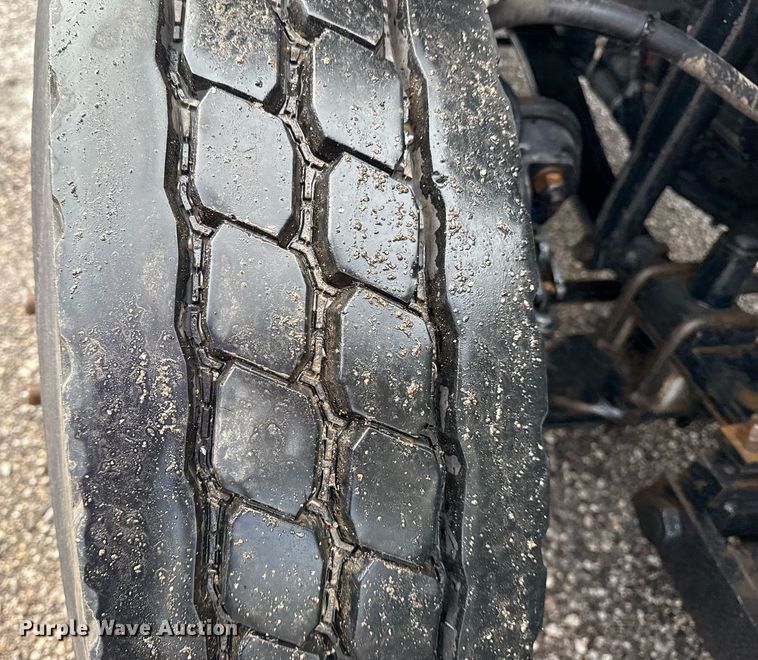 image for item EG5896 2007 Freightliner Business Class M2 Crew Cab utility / service truck