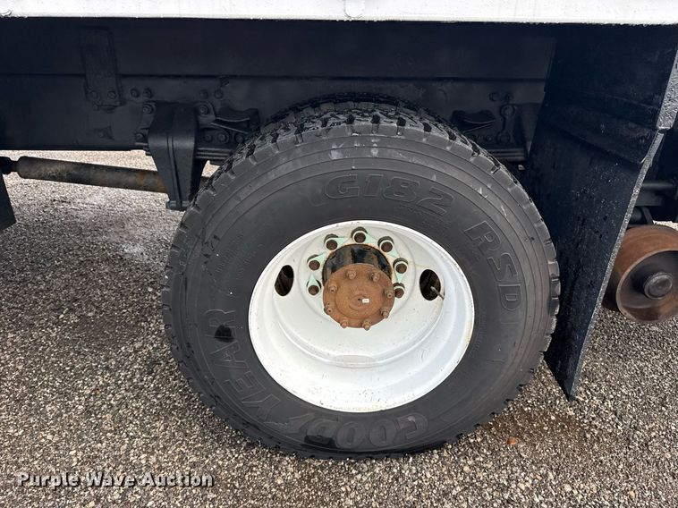 image for item EG5896 2007 Freightliner Business Class M2 Crew Cab utility / service truck