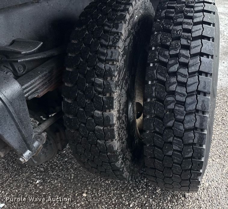 image for item EG5896 2007 Freightliner Business Class M2 Crew Cab utility / service truck