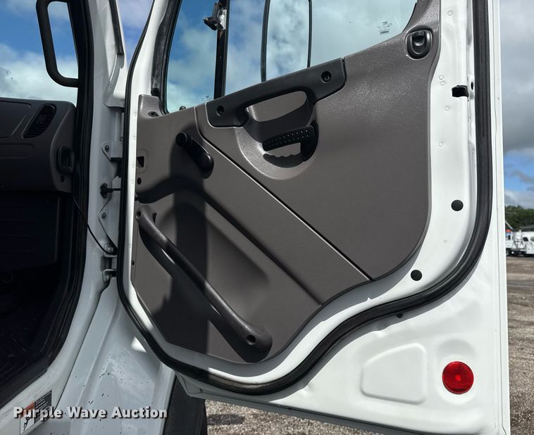 image for item EG5902 2012 Freightliner Business Class M2 dump truck