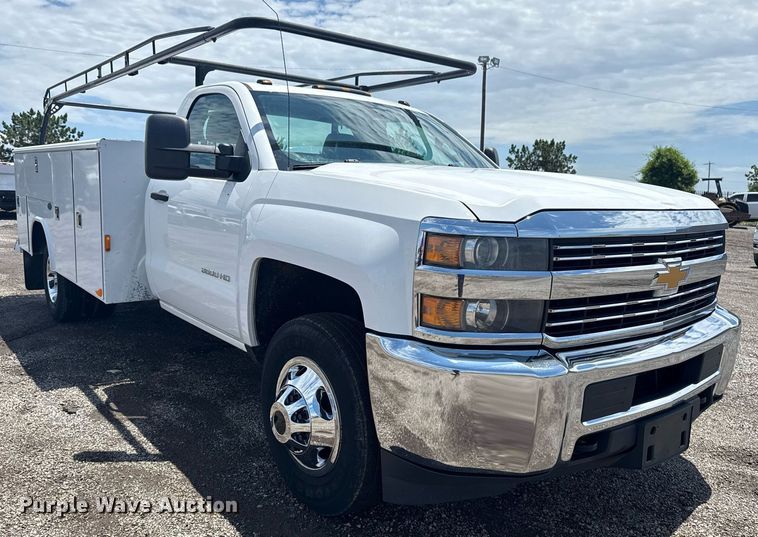image for item EG5906 2016 Chevrolet Silverado 3500HD utility bed pickup truck