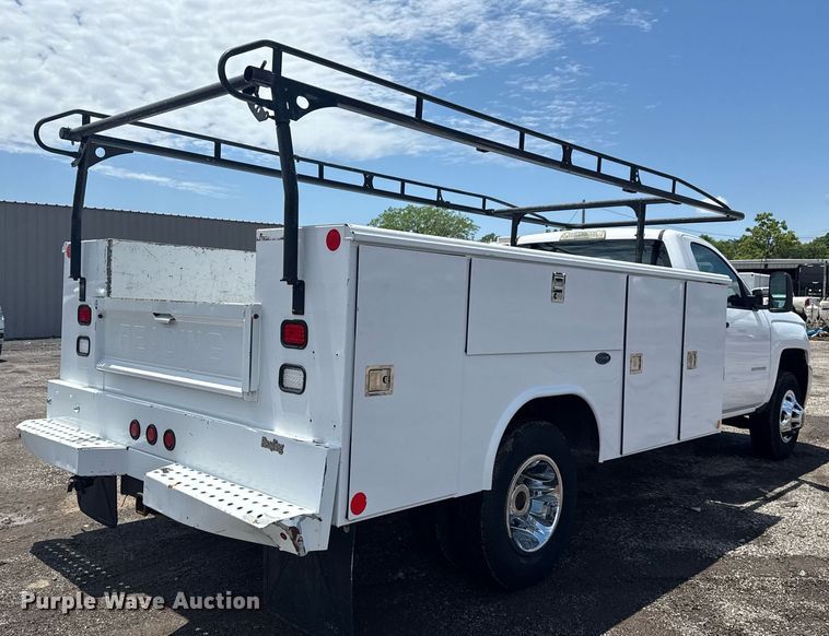 image for item EG5906 2016 Chevrolet Silverado 3500HD utility bed pickup truck