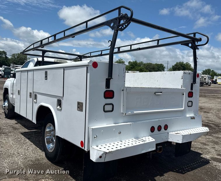 image for item EG5906 2016 Chevrolet Silverado 3500HD utility bed pickup truck