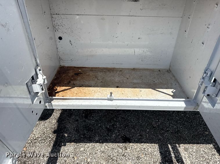 image for item EG5906 2016 Chevrolet Silverado 3500HD utility bed pickup truck