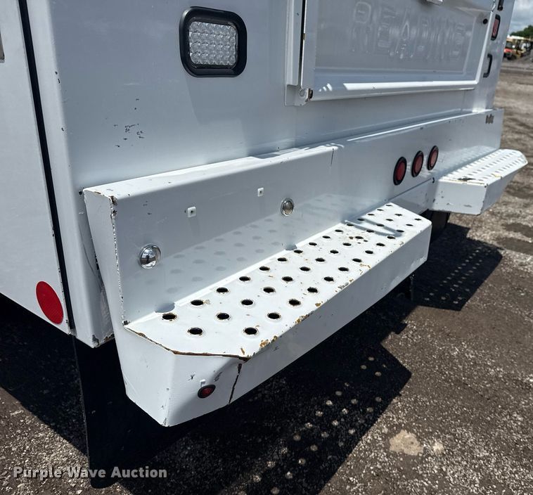 image for item EG5906 2016 Chevrolet Silverado 3500HD utility bed pickup truck