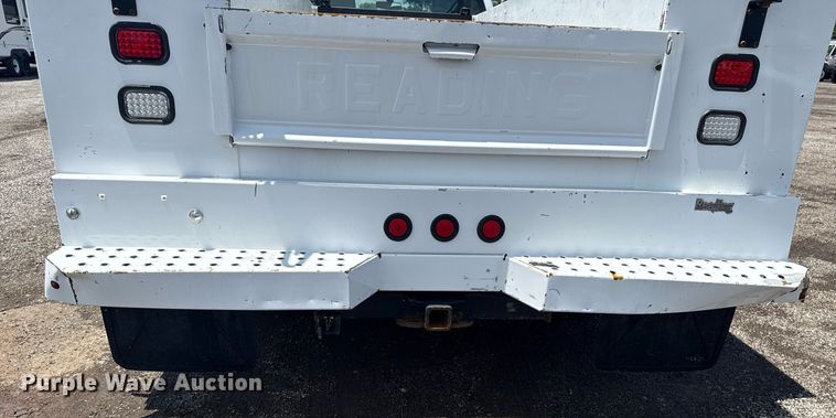 image for item EG5906 2016 Chevrolet Silverado 3500HD utility bed pickup truck