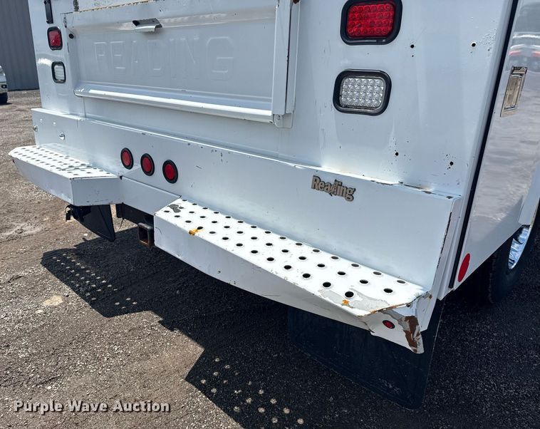 image for item EG5906 2016 Chevrolet Silverado 3500HD utility bed pickup truck