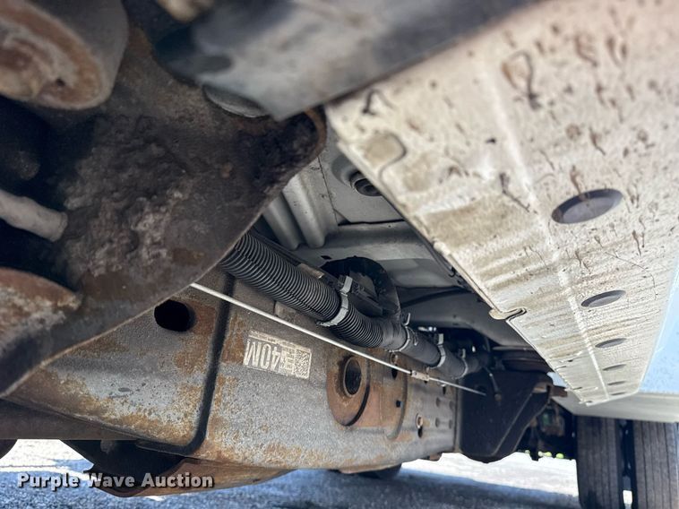 image for item EG5906 2016 Chevrolet Silverado 3500HD utility bed pickup truck