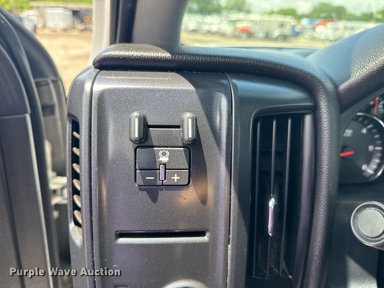 image for item EG5906 2016 Chevrolet Silverado 3500HD utility bed pickup truck