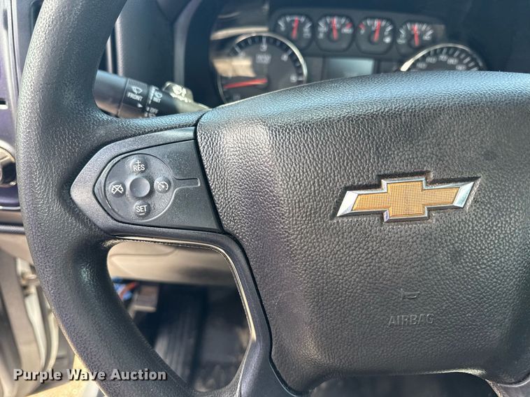 image for item EG5906 2016 Chevrolet Silverado 3500HD utility bed pickup truck