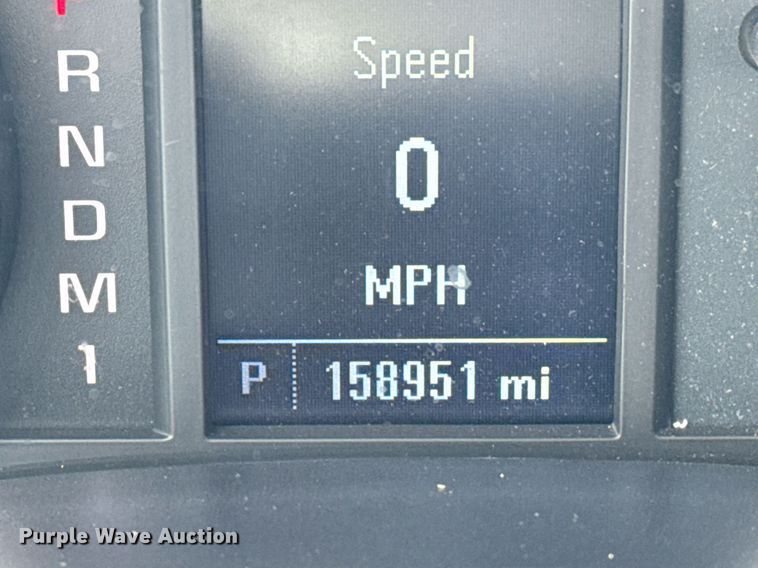 image for item EG5906 2016 Chevrolet Silverado 3500HD utility bed pickup truck