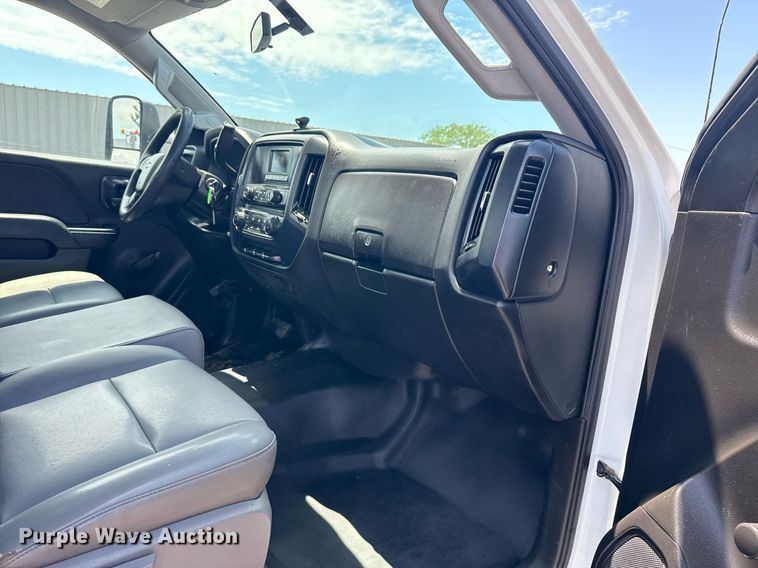 image for item EG5906 2016 Chevrolet Silverado 3500HD utility bed pickup truck