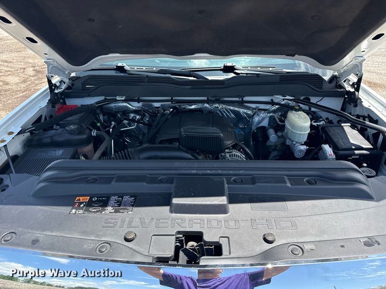 image for item EG5906 2016 Chevrolet Silverado 3500HD utility bed pickup truck