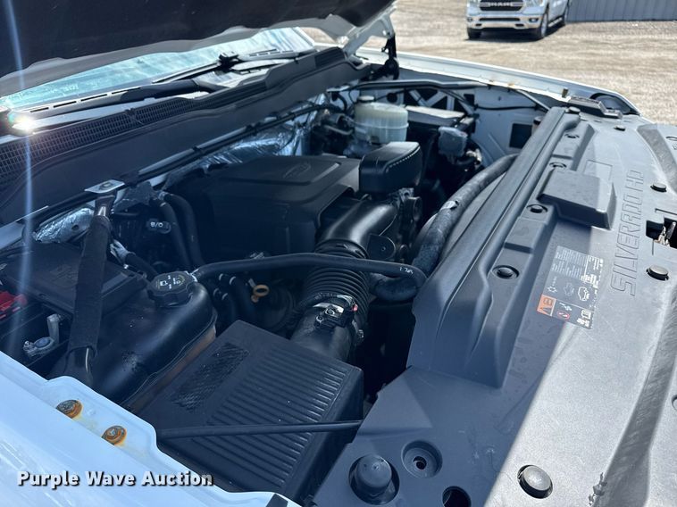 image for item EG5906 2016 Chevrolet Silverado 3500HD utility bed pickup truck