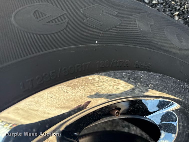 image for item EG5906 2016 Chevrolet Silverado 3500HD utility bed pickup truck