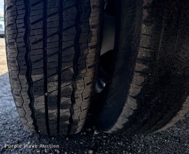 image for item EG5906 2016 Chevrolet Silverado 3500HD utility bed pickup truck