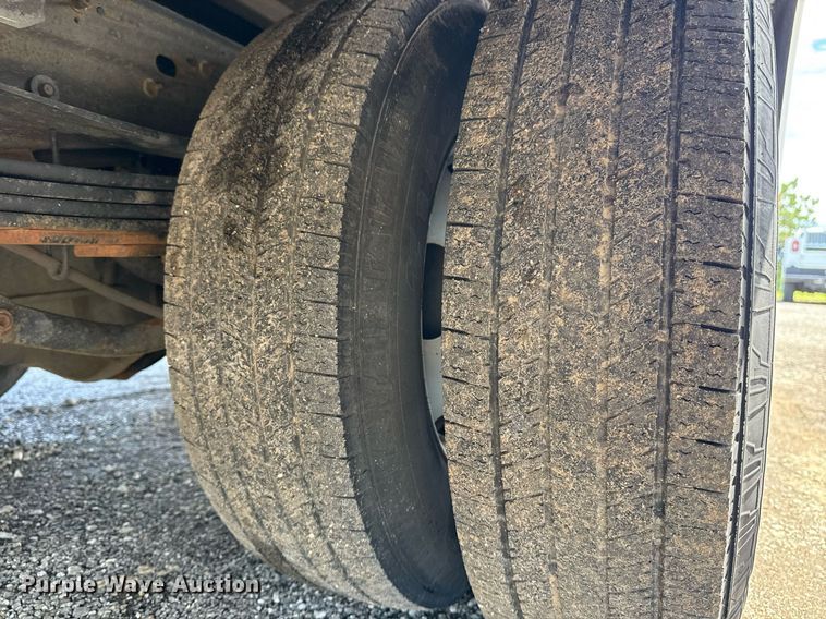 image for item EG5906 2016 Chevrolet Silverado 3500HD utility bed pickup truck