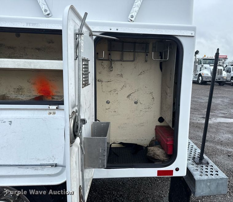 image for item EG5908 2012 Ford F450 Super Duty utility / service truck