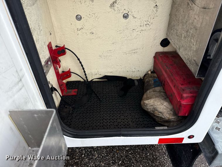 image for item EG5908 2012 Ford F450 Super Duty utility / service truck