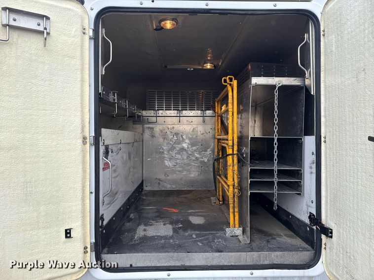 image for item EG5908 2012 Ford F450 Super Duty utility / service truck