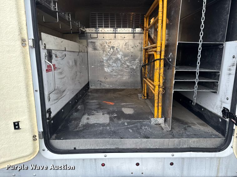 image for item EG5908 2012 Ford F450 Super Duty utility / service truck