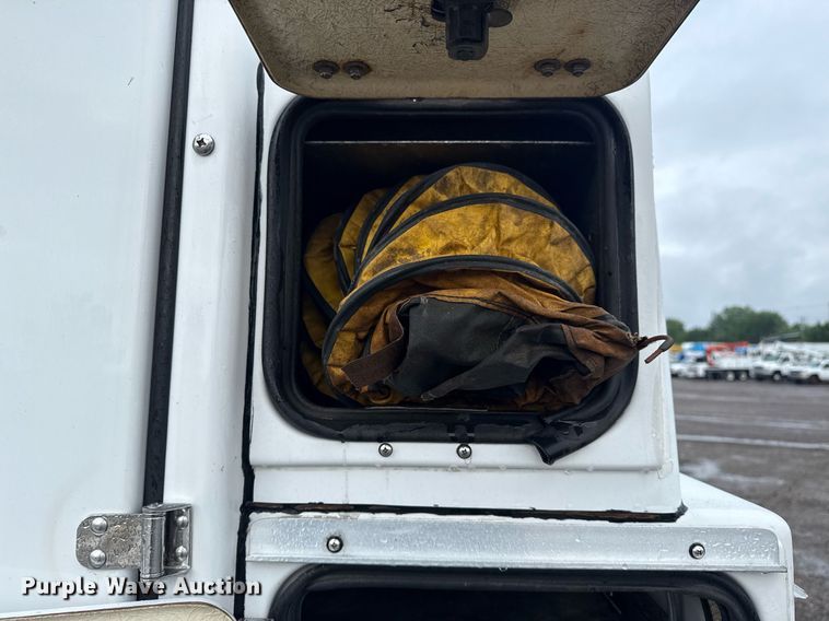 image for item EG5908 2012 Ford F450 Super Duty utility / service truck